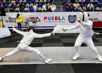 Talento poblano destaca en jornada de esgrima en Olimpiada CONADE 2026