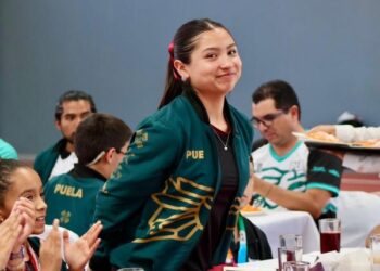 Marcos Madrid inspira a tenimesistas de Puebla en la Olimpiada CONADE
