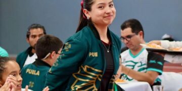 Marcos Madrid inspira a tenimesistas de Puebla en la Olimpiada CONADE
