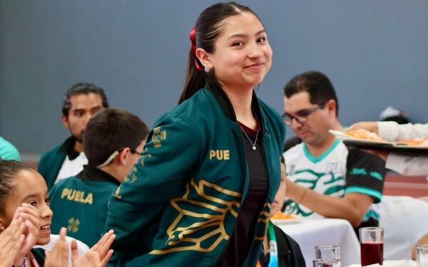 Marcos Madrid inspira a tenimesistas de Puebla en la Olimpiada CONADE