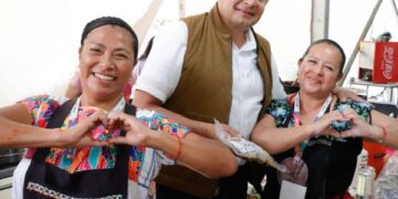 Convivencia y cercanía del gobernador Armenta Mier en la Feria de Puebla