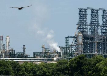 Dos Bocas registra nueva emanación de vapor; Pemex descarta riesgos y mantiene operaciones