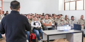 Fortalece Salud combate al dengue con capacitación en control larvario