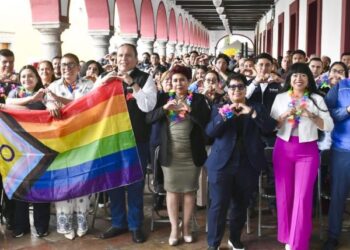 Promueve Gobierno del Estado atención médica inclusiva con Feria LGBT+