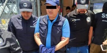 Funcionario de Aduanas es detenido por presunta delincuencia organizada; será trasladado al Altiplano