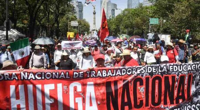 Sección 22 de la CNTE mantiene la huelga nacional y ratifica plantones y movilizaciones