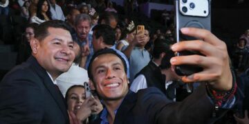 Gobierno estatal celebra a papás con recital musical para unir a las familias poblanas