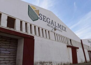 Multa millonaria e inhabilitación a exfuncionarios de Segalmex por irregularidades