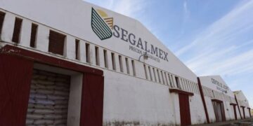 Multa millonaria e inhabilitación a exfuncionarios de Segalmex por irregularidades