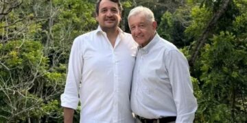AMLO reaparece junto a su hijo Andrés Manuel López Beltrán en medio de sus aspiraciones políticas