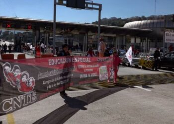 CNTE exige diálogo directo al Gobierno y mantiene huelga nacional; intensifica protestas en carreteras y estados