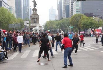 CNTE eleva presión al Gobierno y prevé protestas en rutas hacia el AICM y el estadio del Mundial