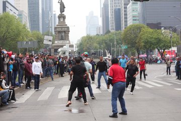 CNTE eleva presión al Gobierno y prevé protestas en rutas hacia el AICM y el estadio del Mundial