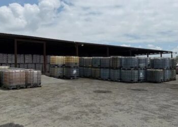 FGR decomisa más de 1.2 millones de litros de hidrocarburo y desmantela centro de almacenamiento en Apodaca