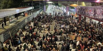 Madres buscadoras marchan rumbo al Estadio Ciudad de México para exigir justicia por desaparecidos