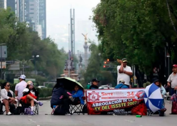 CNTE mantiene en suspenso su plantón en CDMX; este sábado definirá si continúa la huelga nacional