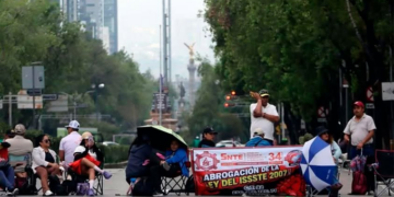 CNTE mantiene en suspenso su plantón en CDMX; este sábado definirá si continúa la huelga nacional