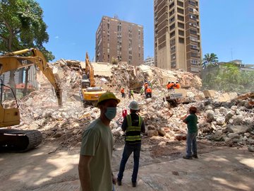 Sube a 1,430 la cifra de muertos por los terremotos en Venezuela; continúan rescates y llega ayuda internacional