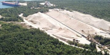 Gobierno analiza acuerdo con Vulcan para frenar la extracción de piedra caliza en Calica