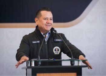 Carlos Torres Piña solicita licencia en la Fiscalía de Michoacán y se perfila para la contienda interna de Morena