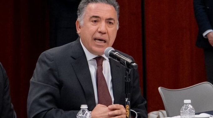 Senador Enrique Inzunza sigue sin presentarse; tampoco participa en comisión a distancia