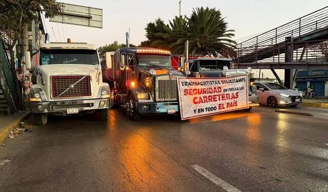 Transportistas anuncian paro nacional y bloqueos carreteros; exigen seguridad y freno a extorsiones
