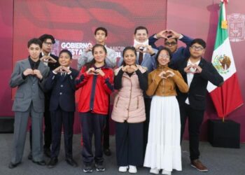 Gobierno Estatal apoya a talento poblano rumbo a olimpiada matemática en Singapur 
