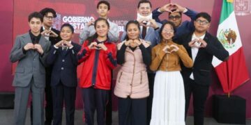 Gobierno Estatal apoya a talento poblano rumbo a olimpiada matemática en Singapur 