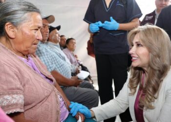 Ceci Arellano supervisa histórica Jornada de Cirugías de Cataratas 