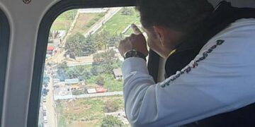 Por tierra y por aire, gobernador Armenta Mier recorre zona afectada en Ciudad Serdán