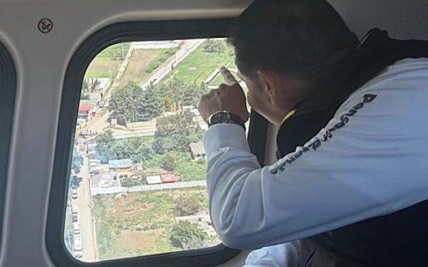 Por tierra y por aire, gobernador Armenta Mier recorre zona afectada en Ciudad Serdán