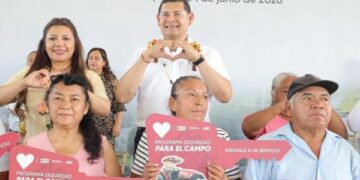 Repunta campo en la Mixteca con tecnología e insumos para generar riqueza comunitaria