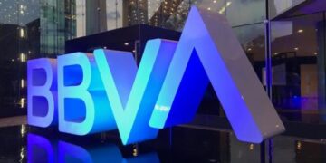 BBVA recorta a 1.2% su previsión del PIB para 2026 y advierte riesgo para el grado de inversión en México