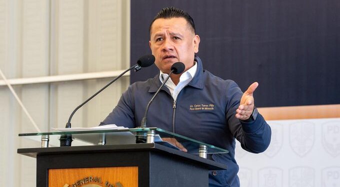 Detienen a exagente de la Fiscalía y a policía estatal por presuntos vínculos con red criminal del caso Carlos Manzo