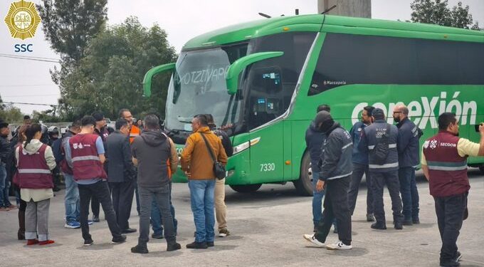 Aseguran 59 artefactos explosivos en convoy de Ayotzinapa durante revisión en acceso a la Ciudad de México