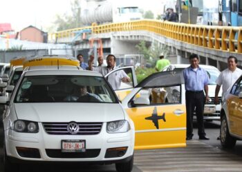 Taxis autorizados del AICM reducen tarifas y lanzan beneficios para viajeros frecuentes