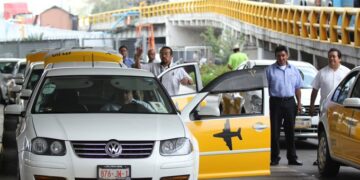 Taxis autorizados del AICM reducen tarifas y lanzan beneficios para viajeros frecuentes