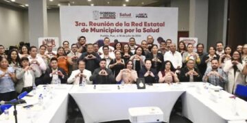 En conjunto, gobierno federal y estatal fortalecen política de salud integral para poblanas