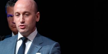 Stephen Miller afirma que cárteles mexicanos representan una amenaza para la seguridad y la democracia