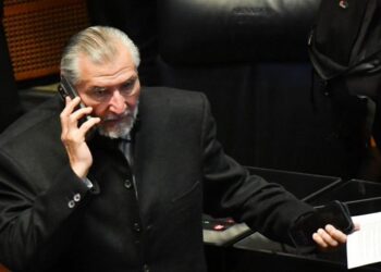 Adán Augusto evita responder sobre su visa de Estados Unidos durante su regreso al Senado