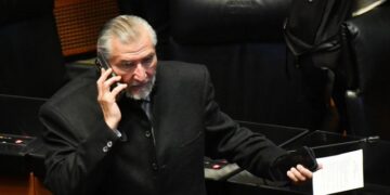Adán Augusto evita responder sobre su visa de Estados Unidos durante su regreso al Senado