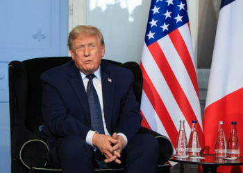 Trump responde a críticas por sus ingresos millonarios y asegura que no administra sus empresas