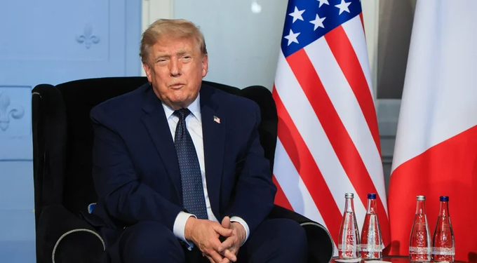 Trump responde a críticas por sus ingresos millonarios y asegura que no administra sus empresas