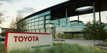 Toyota traslada parte de la producción de la Tacoma a Texas; Trump lo atribuye a sus aranceles y México descarta una salida del país