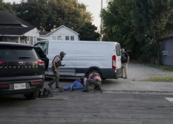 Mexicano muere por disparos de un agente de ICE durante operativo de detención en Houston