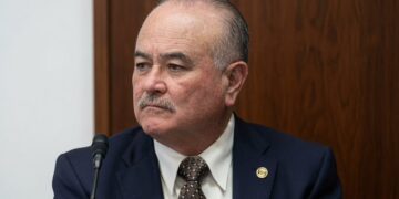 Ernesto Ruffo denuncia obstáculos en su defensa tras bloqueo de cuentas por la UIF