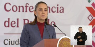 Sheinbaum anuncia expansión histórica de hospitales; descarta brote de Cyclospora y llama a jóvenes a alejarse del crimen
