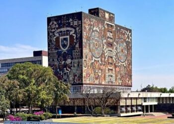 Comisión técnica revisa examen de admisión; UNAM suspende inscripciones temporalmente