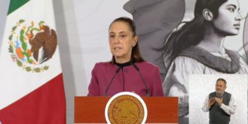 Sheinbaum responde a Milei, defiende la democracia y anuncia revisión nacional a escuelas militarizadas