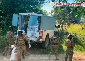 Decomisan 834 kilos de cocaína ocultos en camioneta abandonada en Chiapas